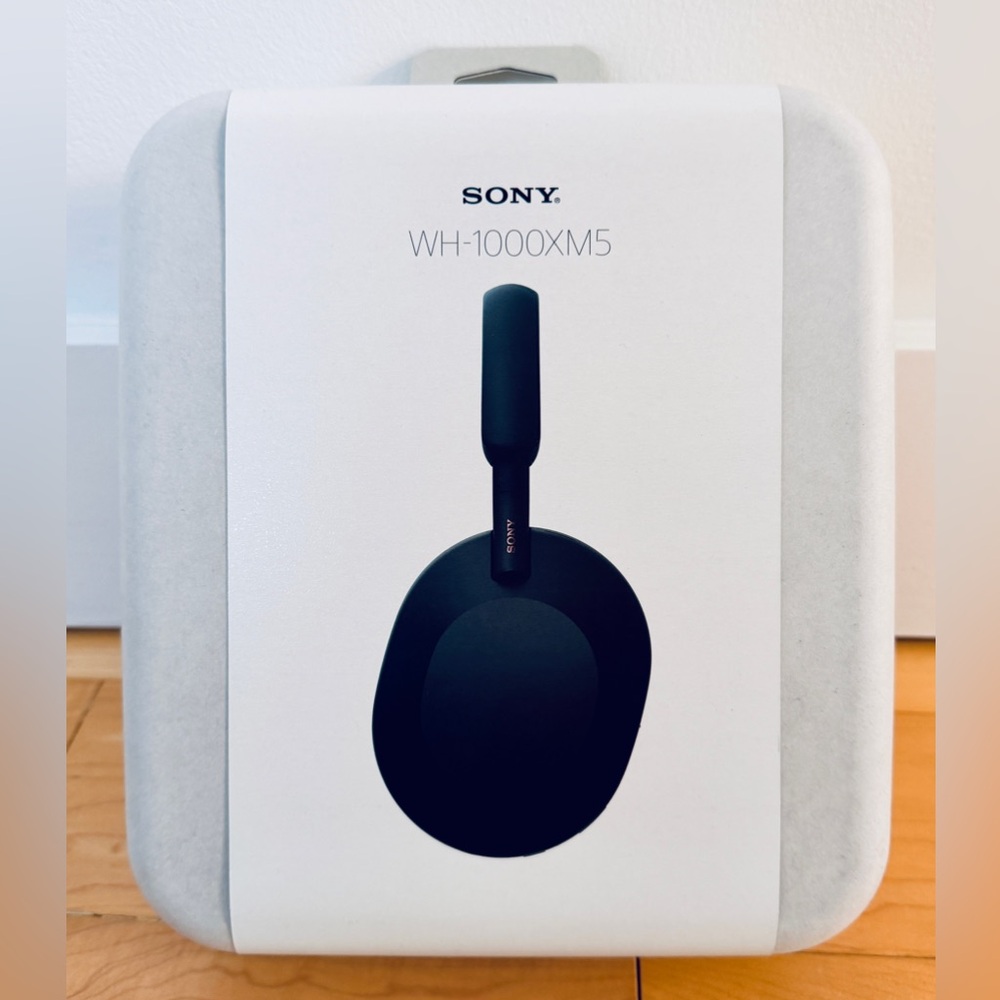Sony WH-1000XM5 Headphones in Dark Gray